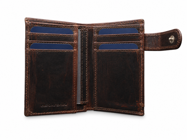 Cartera hombre marron oscura broche vertical