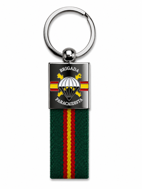 Llavero BRIPAC — Enganche Metálico Grabado Láser con Lona Verde y Bandera de España
